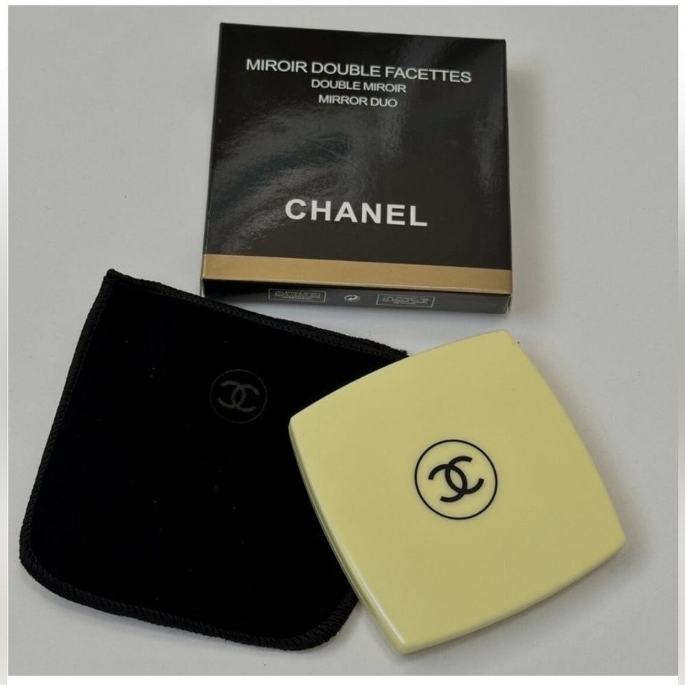 CHANEL Double Facettes Compact Mirror